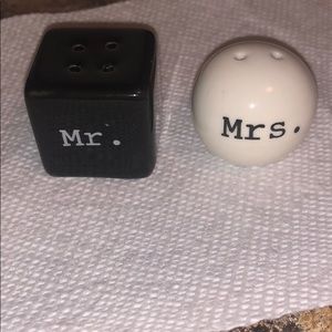 Mrs. & mr. salt and pepper shakers